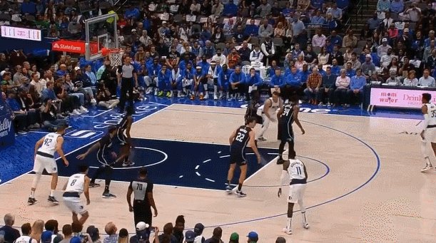 1667449280749006175.gif 4.gif